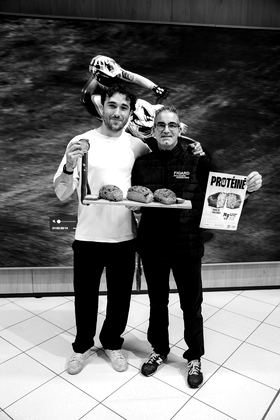 Mathis avec un partenaire de la soirée